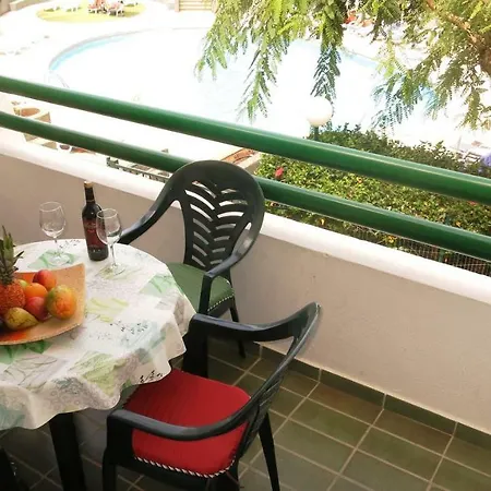 Close To Golden Mile Apartament